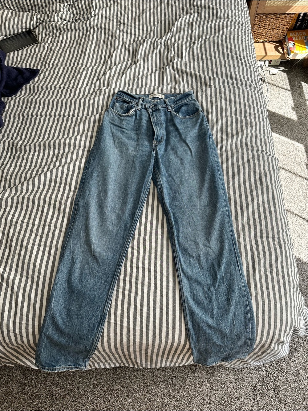 Abercrombie 90’s Straight Ulta High Rise Curve Love Jeans